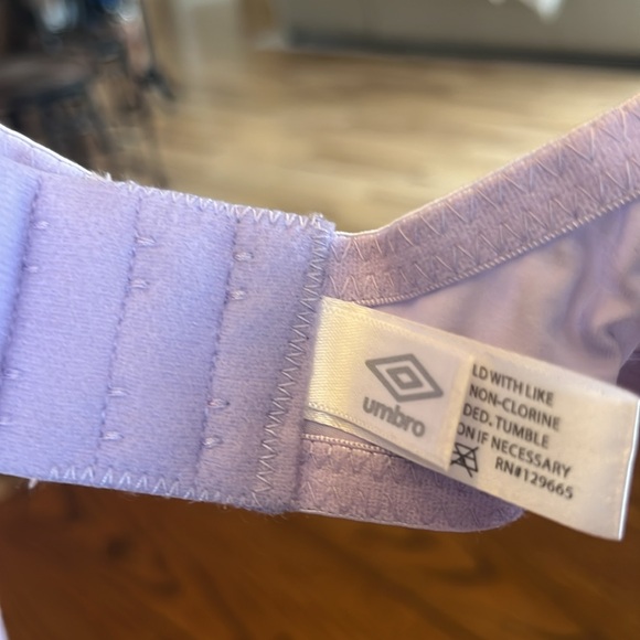 Umbro Performance Bra Lilac Lavender New Womens 34B Underwire Support - Picture 12 of 16